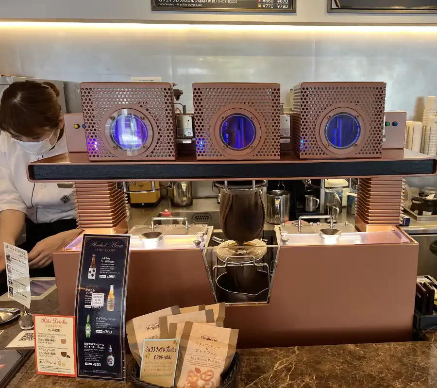 Ueshima coffee nel drip in coffee shops in Tokyo